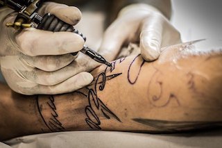 cómo convertirte en un artista del tatuaje